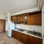 Апартаменты Kamberi & 2 Велипойе