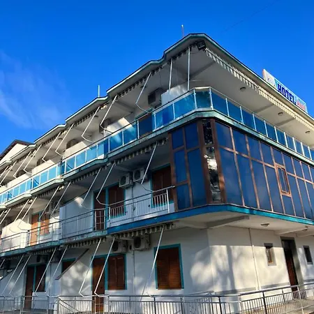 Kamberi & 2 Apartmán Velipojë