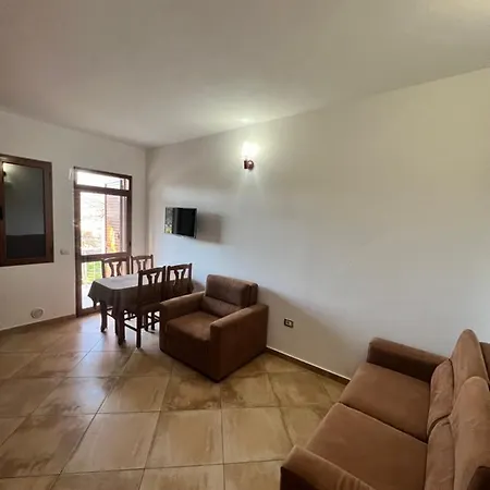 Kamberi & 2 Velipojë