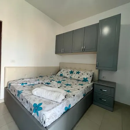 Kamberi & 2 Apartamento *