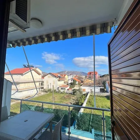 Kamberi & 2 * Velipojë