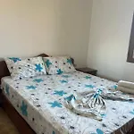Apartamento Kamberi & 2
