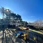 Kamberi & 2 아파트