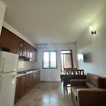 Apartamento Kamberi & 2 *