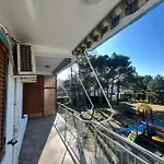 Apartamento Kamberi & 2 *