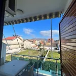Kamberi & 2 * Velipojë