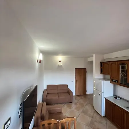 Kamberi & 2 Apartment *