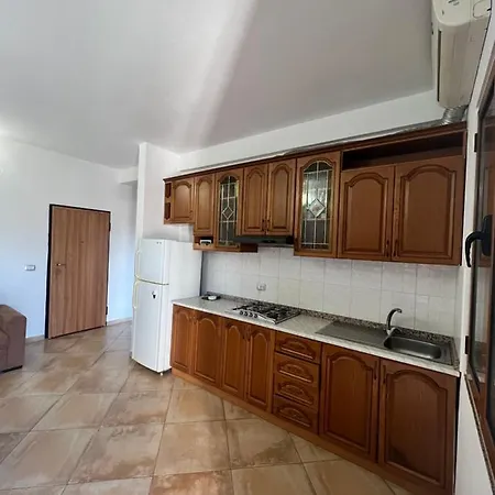 Kamberi & 2 * Velipojë