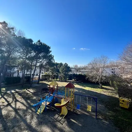 Kamberi & 2 * Velipojë