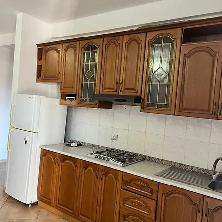 Kamberi & 2 Velipojë