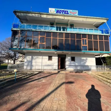 Kamberi & 2 * Velipoje