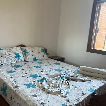 Kamberi & 2 Velipoje