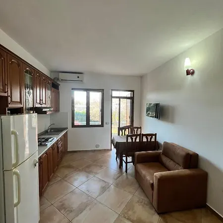 Kamberi & 2 Daire Velipojë
